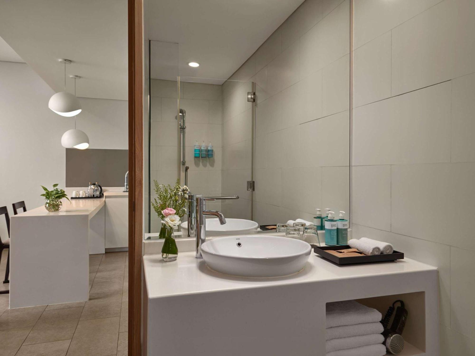 Novotel Living Saigon South Ho Chi Minh City Bagian luar foto