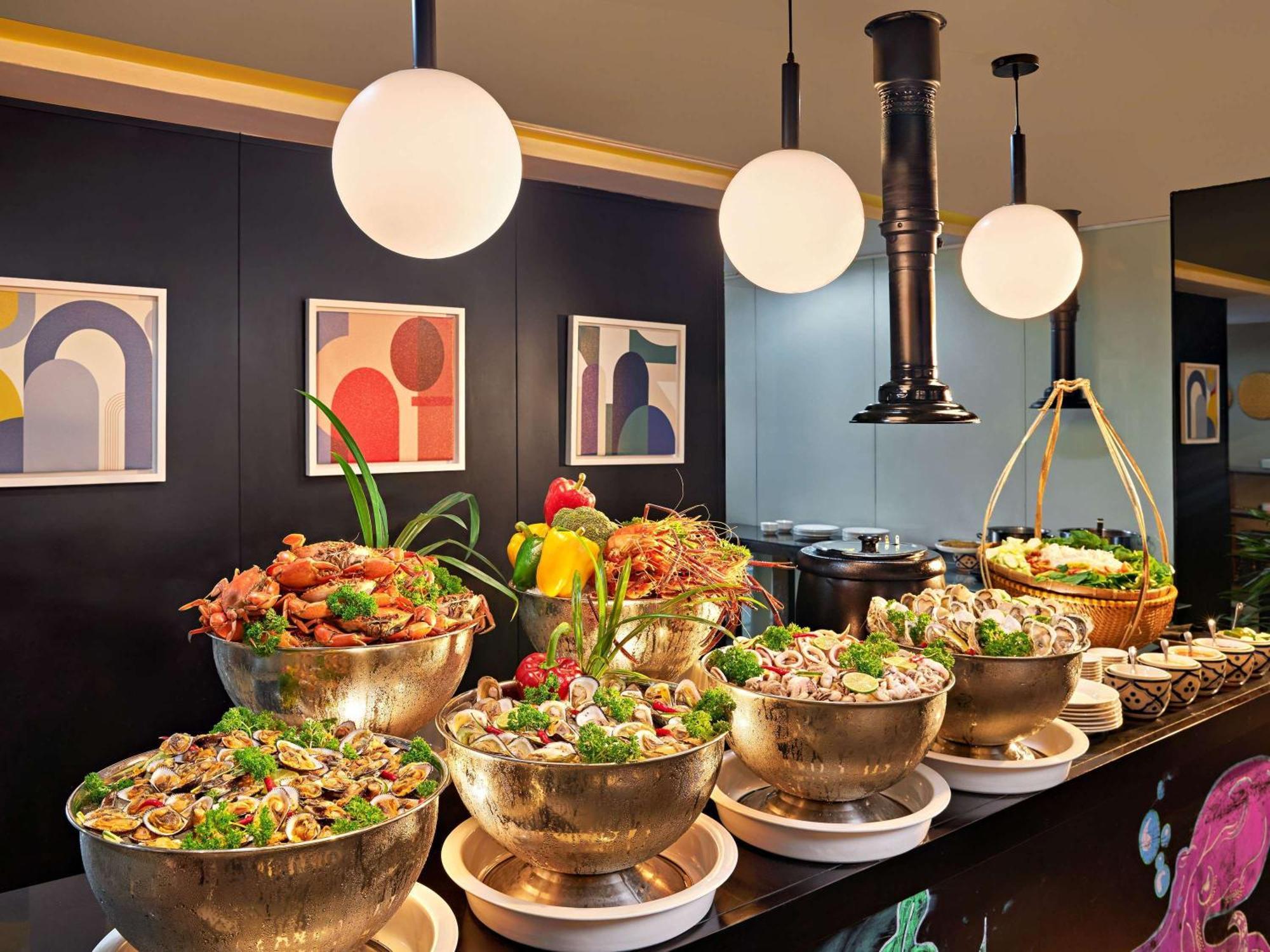 Novotel Living Saigon South Ho Chi Minh City Bagian luar foto